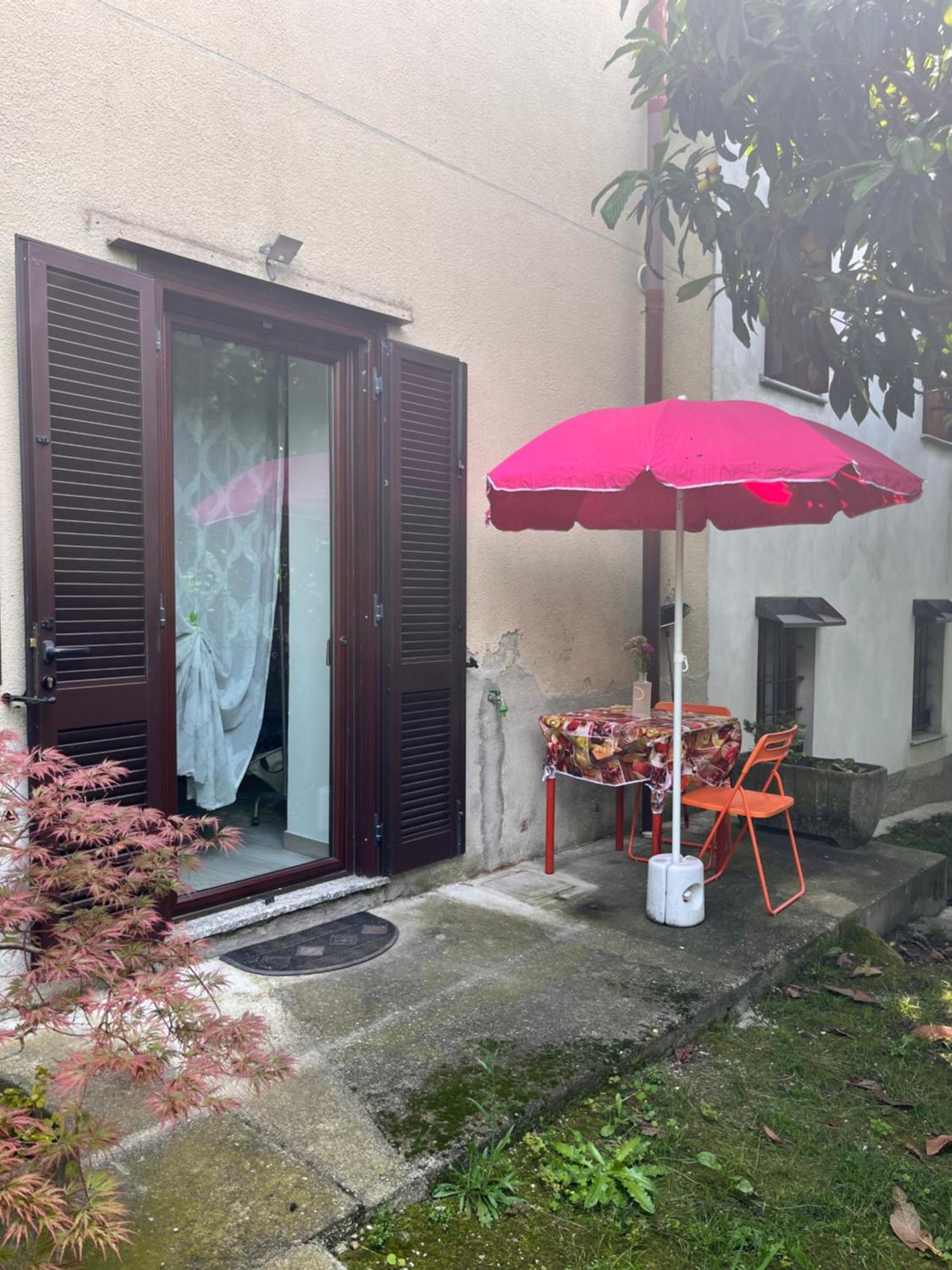 Il Cortile Como Single & Double Room In Apartment No Hotel Ngoại thất bức ảnh