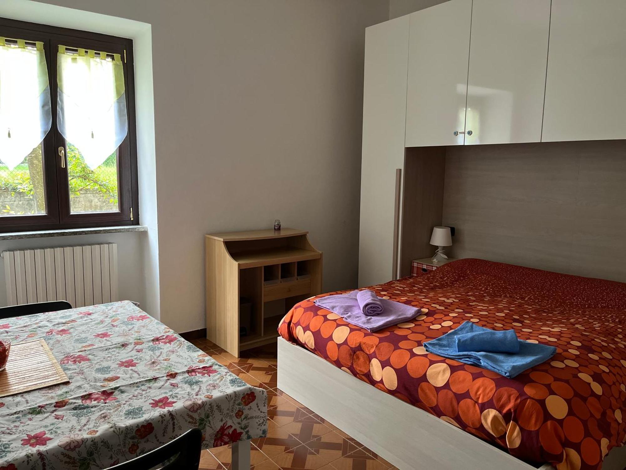 Il Cortile Como Single & Double Room In Apartment No Hotel Ngoại thất bức ảnh