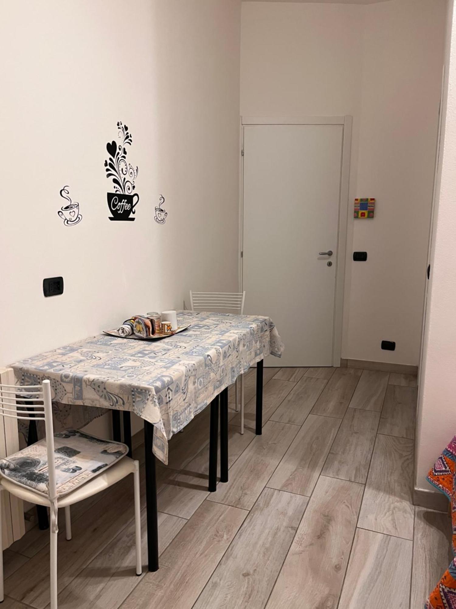 Il Cortile Como Single & Double Room In Apartment No Hotel Ngoại thất bức ảnh