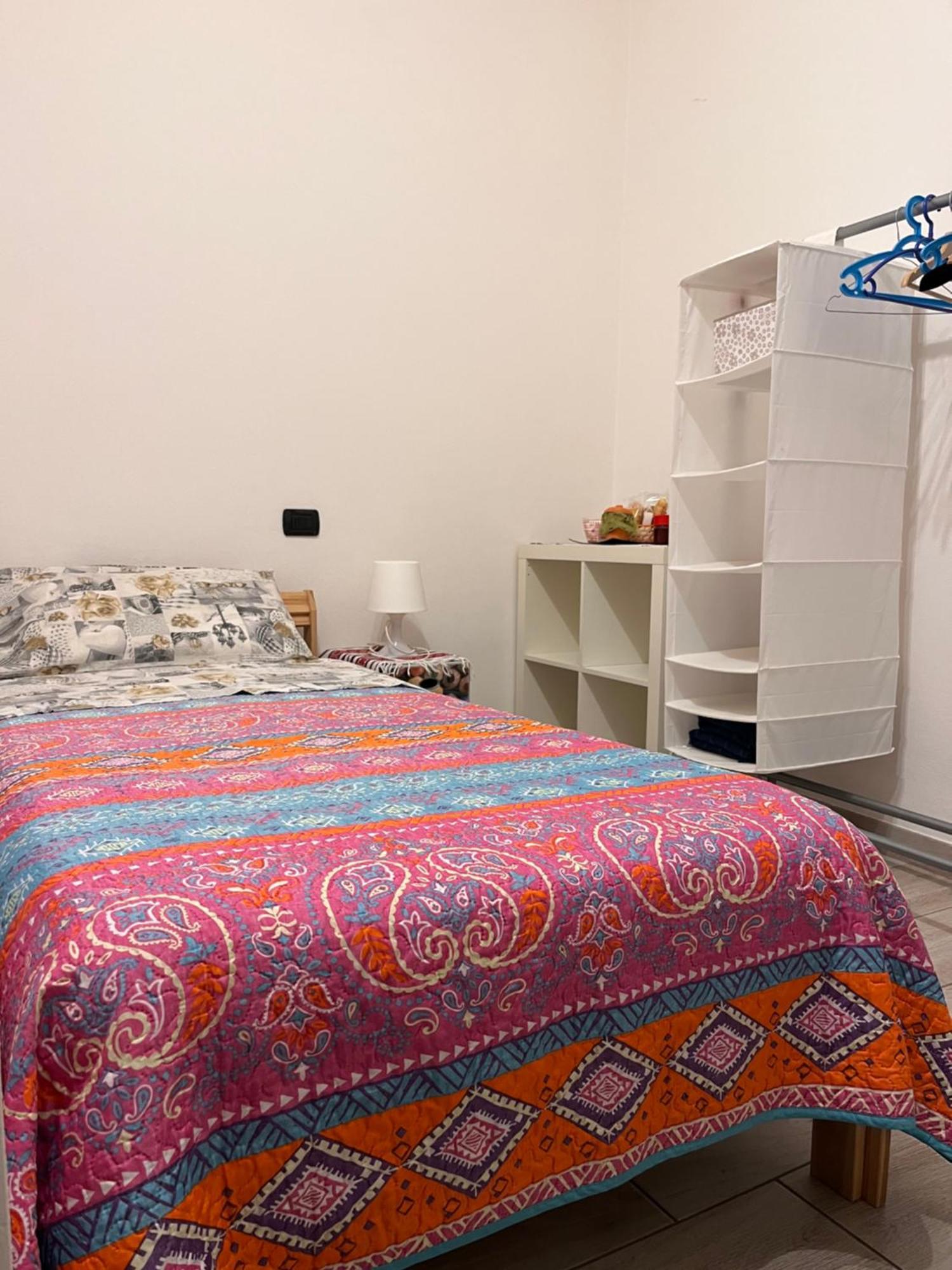 Il Cortile Como Single & Double Room In Apartment No Hotel Ngoại thất bức ảnh